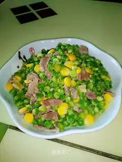 Peas, fried meat