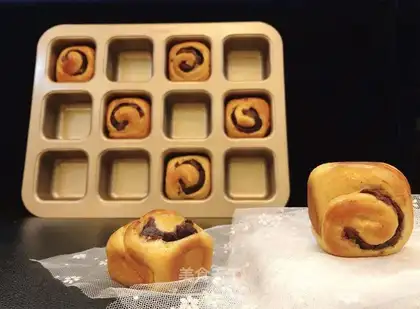 Bean rolls, a small meal pack