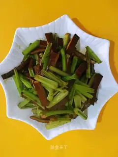 Celery fried dry