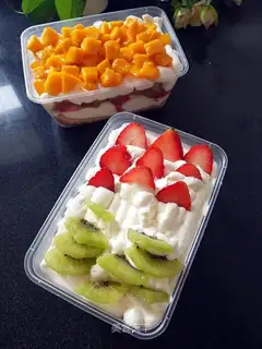 Strawberry box cake