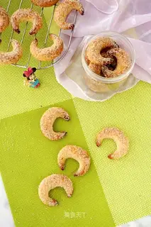 The German squirt horn cookies