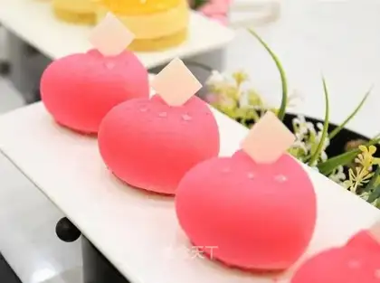 Spray mousse