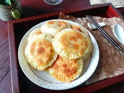 A dumpling-skin box