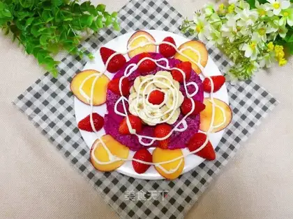 Simple fruit platter salad