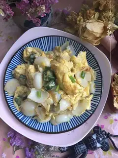 Lily fried eggs