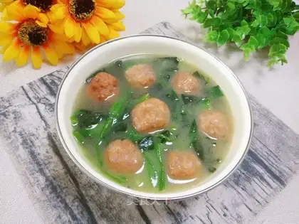 Squirty meatball spinach soup
