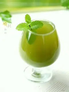 Celery pear juice