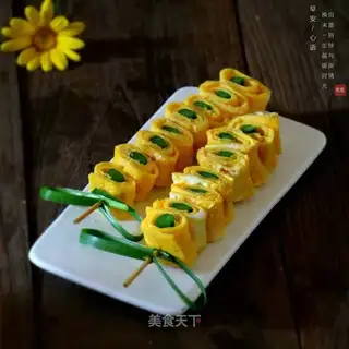 Egg roller lollipop