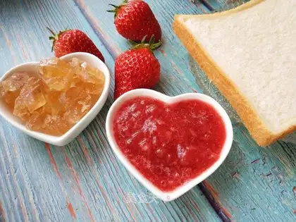 Strawberry sauce