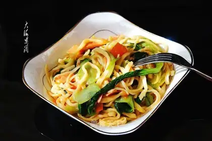 Tomato oil noodles