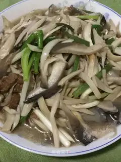 Twin mushroom beef