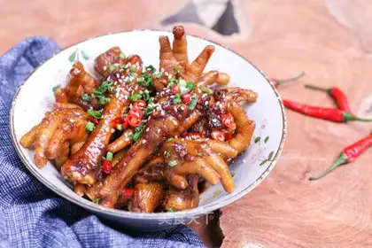 Hot beer chicken claws