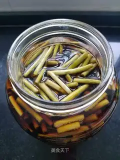 Pickles and garlic