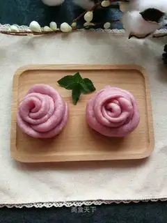 Milky potato rose rolls