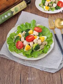 Quinoa chicken breast salad