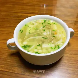 Pork gin and mushroom soup