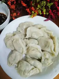 Celery pork dumplings