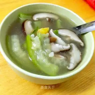 Spoon mushroom soup