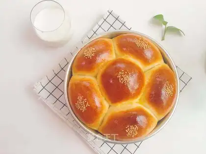 Lucky flower bread