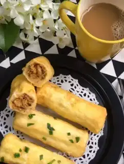 Meat pine egg rolls