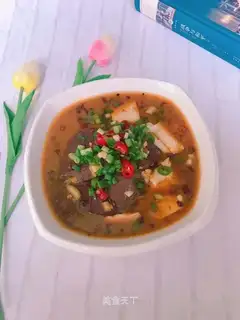 Spicy pig blood tofu