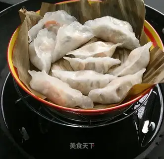 Wide shrimp dumplings