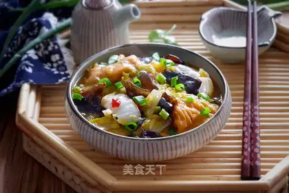The dolls are burning the noodles