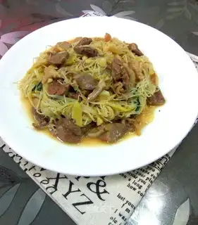 Celery sprouts, chicken and pork