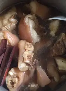 The foot of a pig