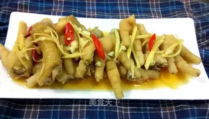 Frozen chicken claws