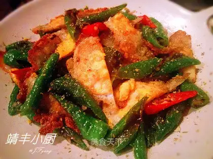 Skin peppers and eggs