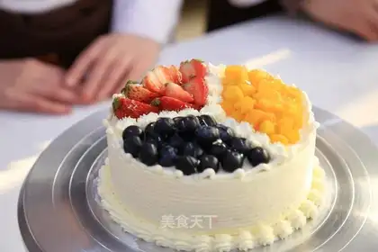 Fresh fruitcake
