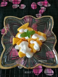 Mango yogurt salad