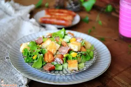 Gold sausage salad