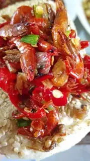 Paprika fried red shrimp