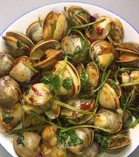 Scrambled clams