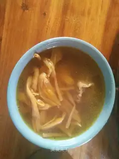 Gold pins and mushroom chop soup