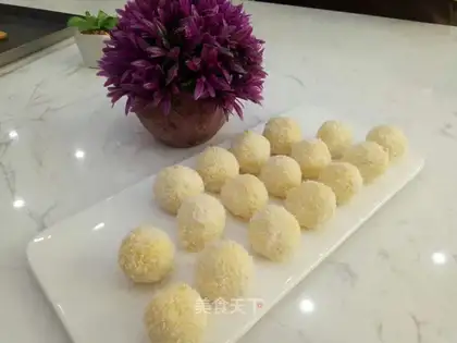 Milky coconut silk ball