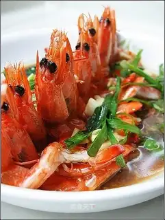 Shrimp with garlic and edge