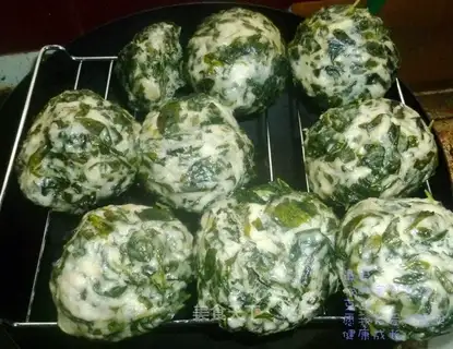Wild vegetable steamed buns