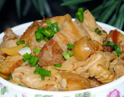 Braised tofu with pork belly