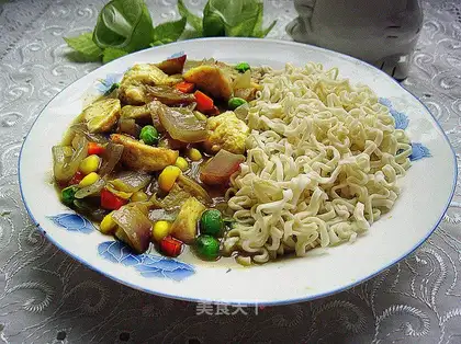 Curry fish ball noodles