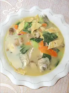 Crucian carp mixed soup