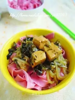 Dream pickled noodles with cabbage