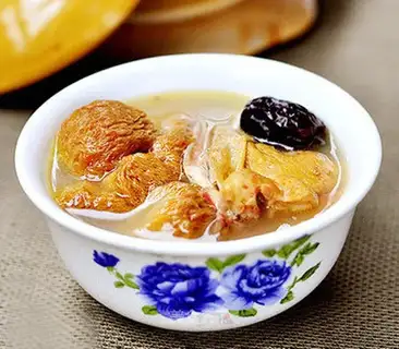 Stewed chicken soup with monkey mushroom