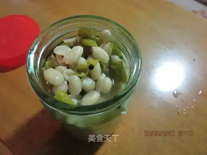 Peanut with pickled pepper