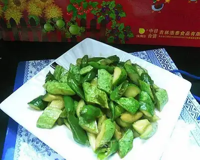 stir-fried cucumber with morning pepper