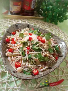 Flammulina velutipes and jellyfish shredded