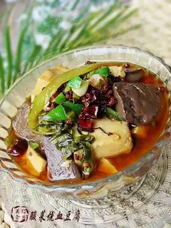 Stewed blood tofu with pickled cabbage