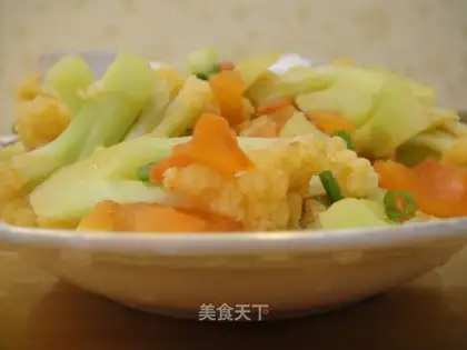 Stewed tomatoes with cauliflower